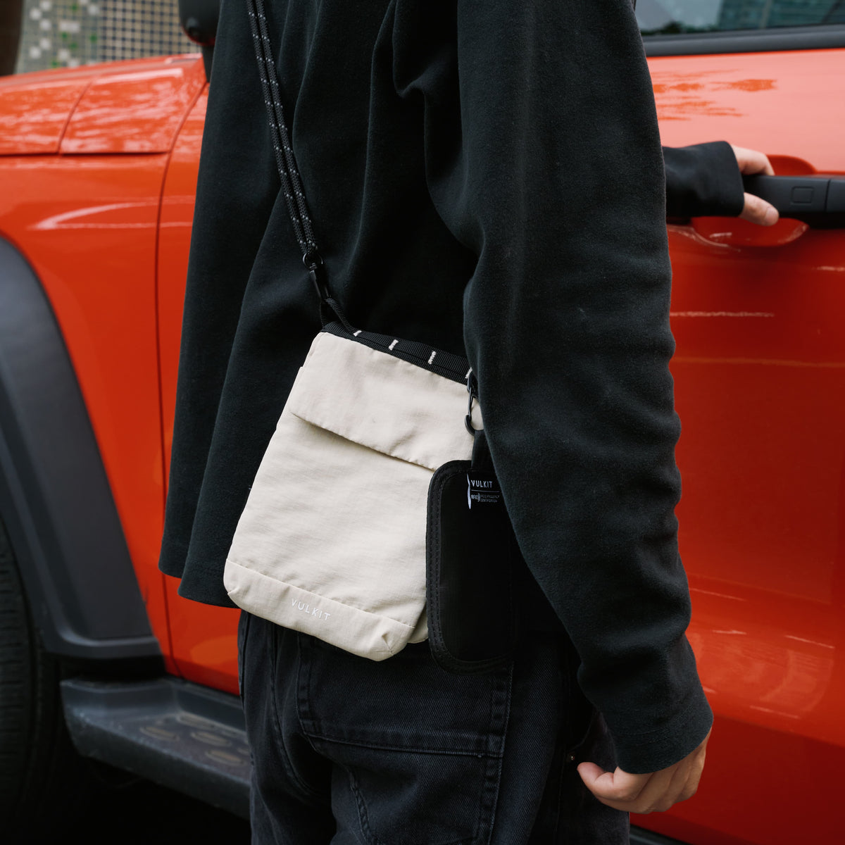 VB108-RFID-Blocking Lightweight Phone Pouch