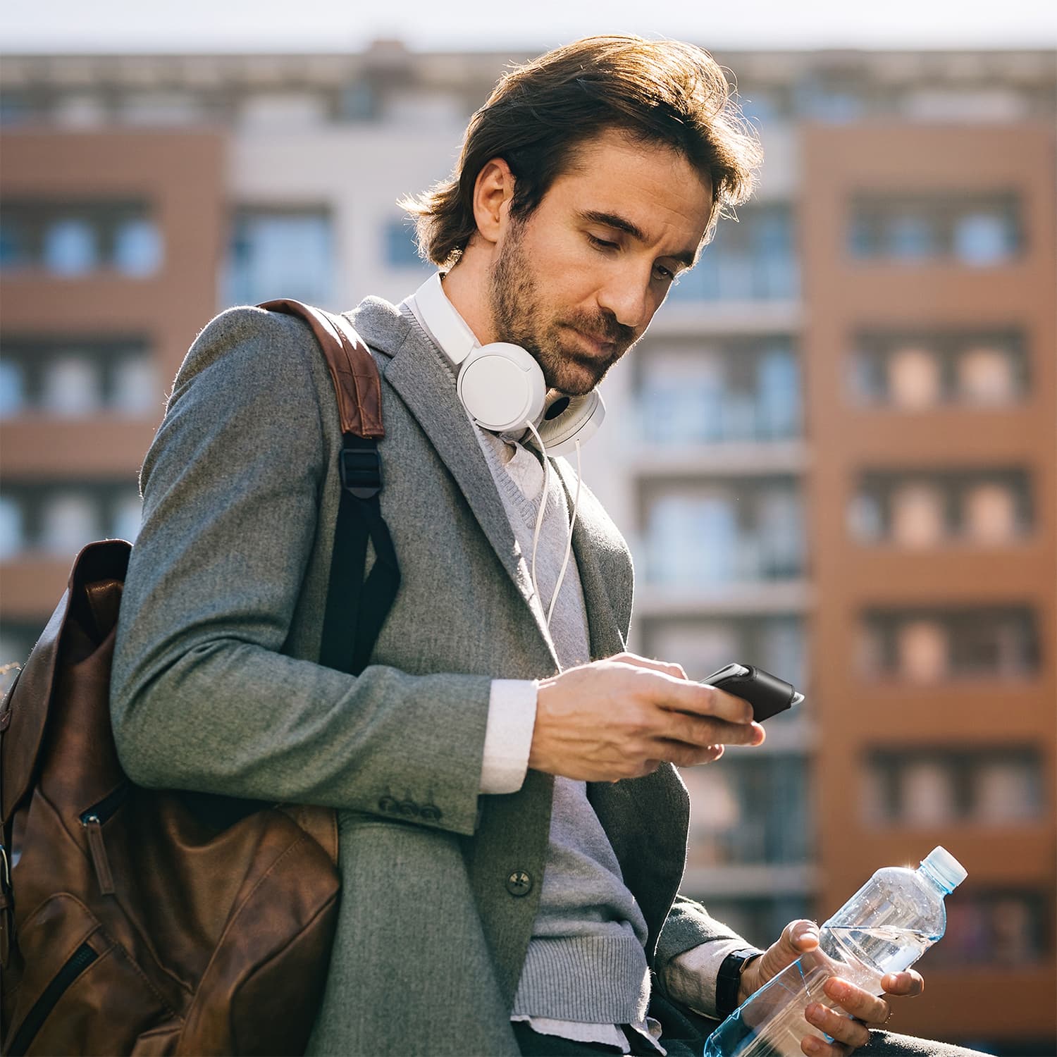 VMC103P - Genuine Leather Magnetic Money Clip, Minimalist Design, Holds Up to 20 Cash