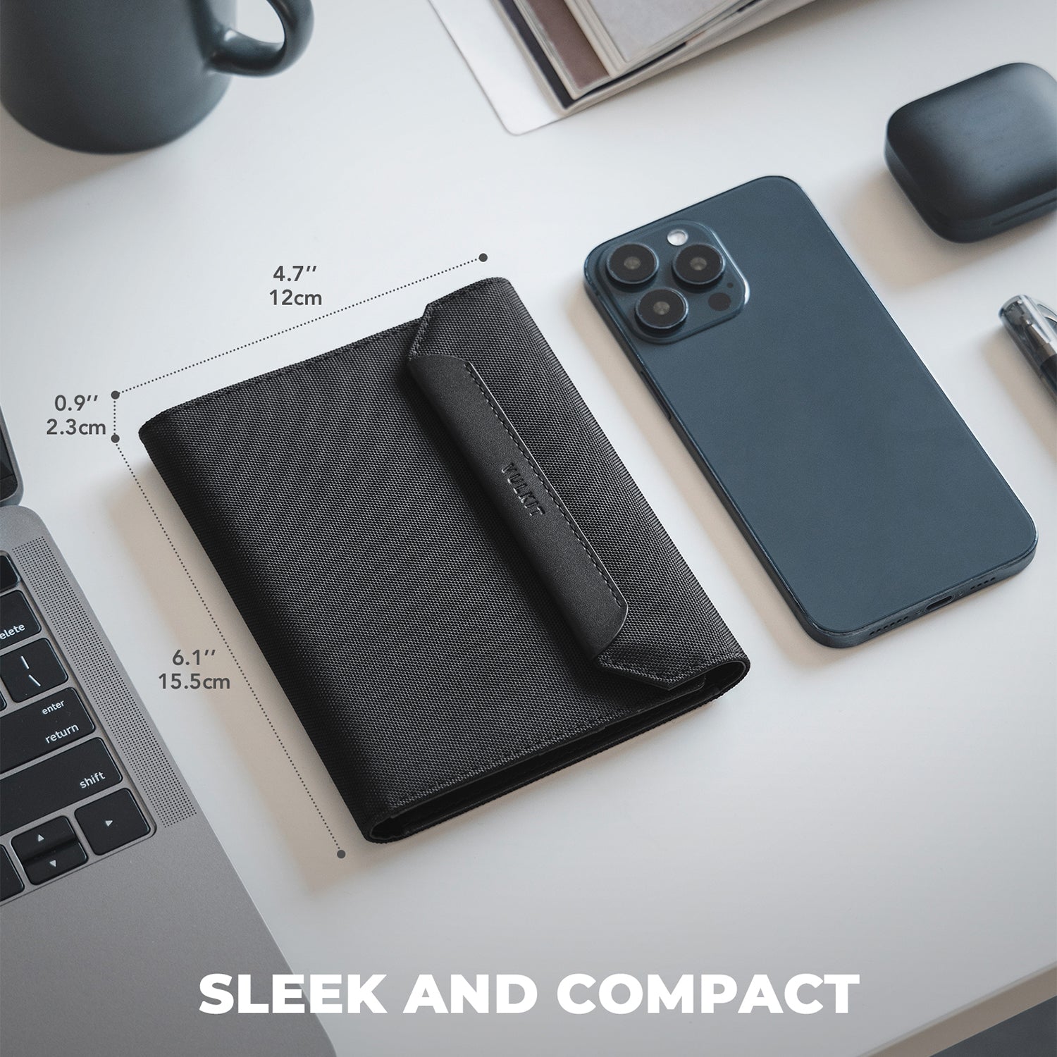 コンパクトウォレット キャットアイ　スタッズ VPW104 - RFID Blocking Passport Card Holder with Magnetic Closure